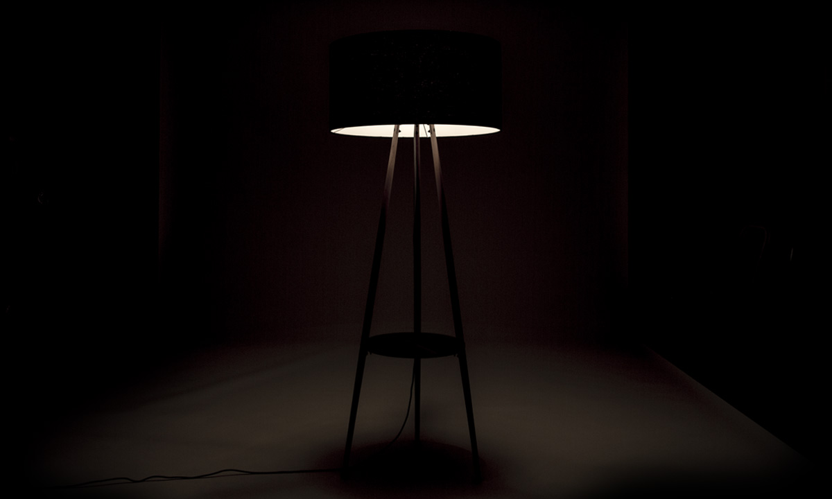Tripod Lampe Nussbaum